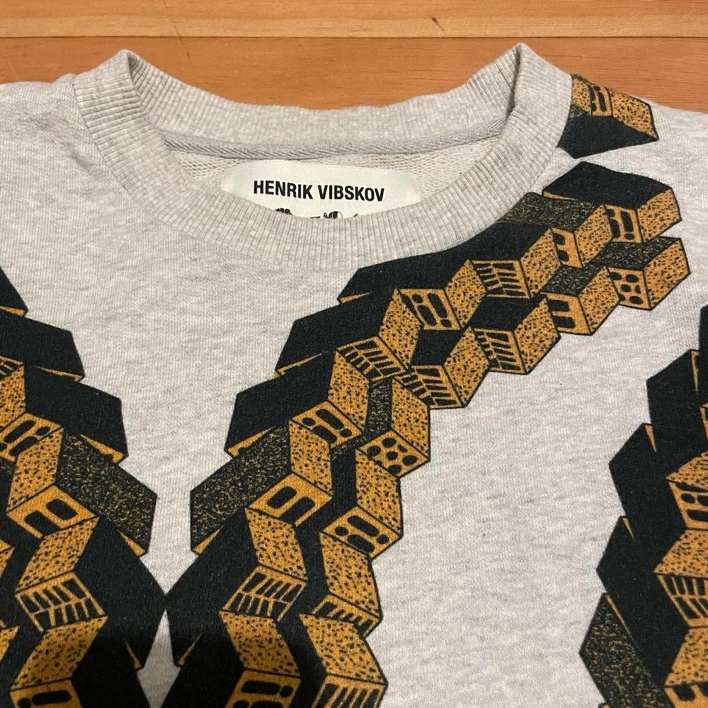 Men’s Henrik Vibskov Gray Crewneck Sweater with Black & Gold Print - Picture 4 of 7